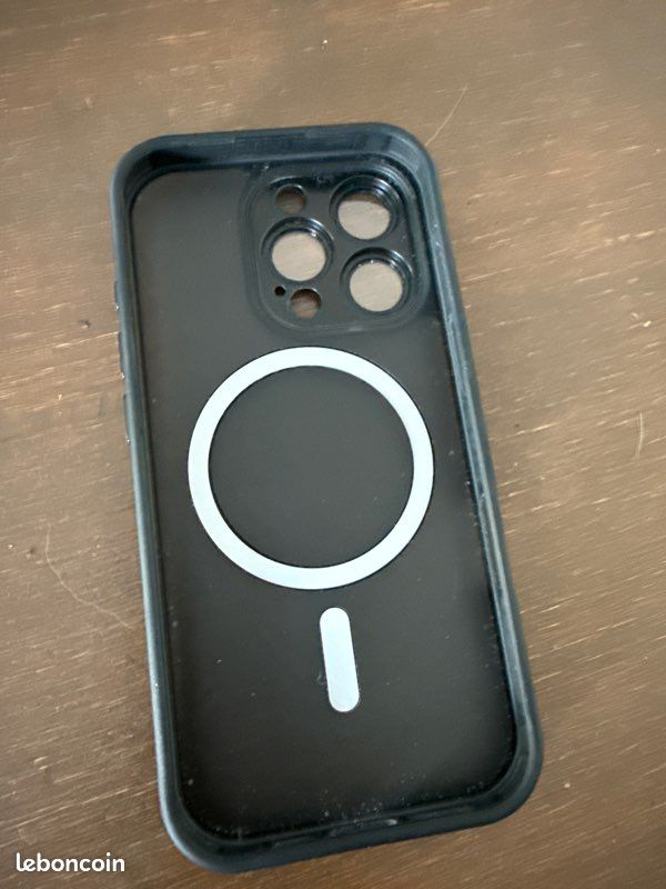 Coque iPhone 16 pro (image 1)