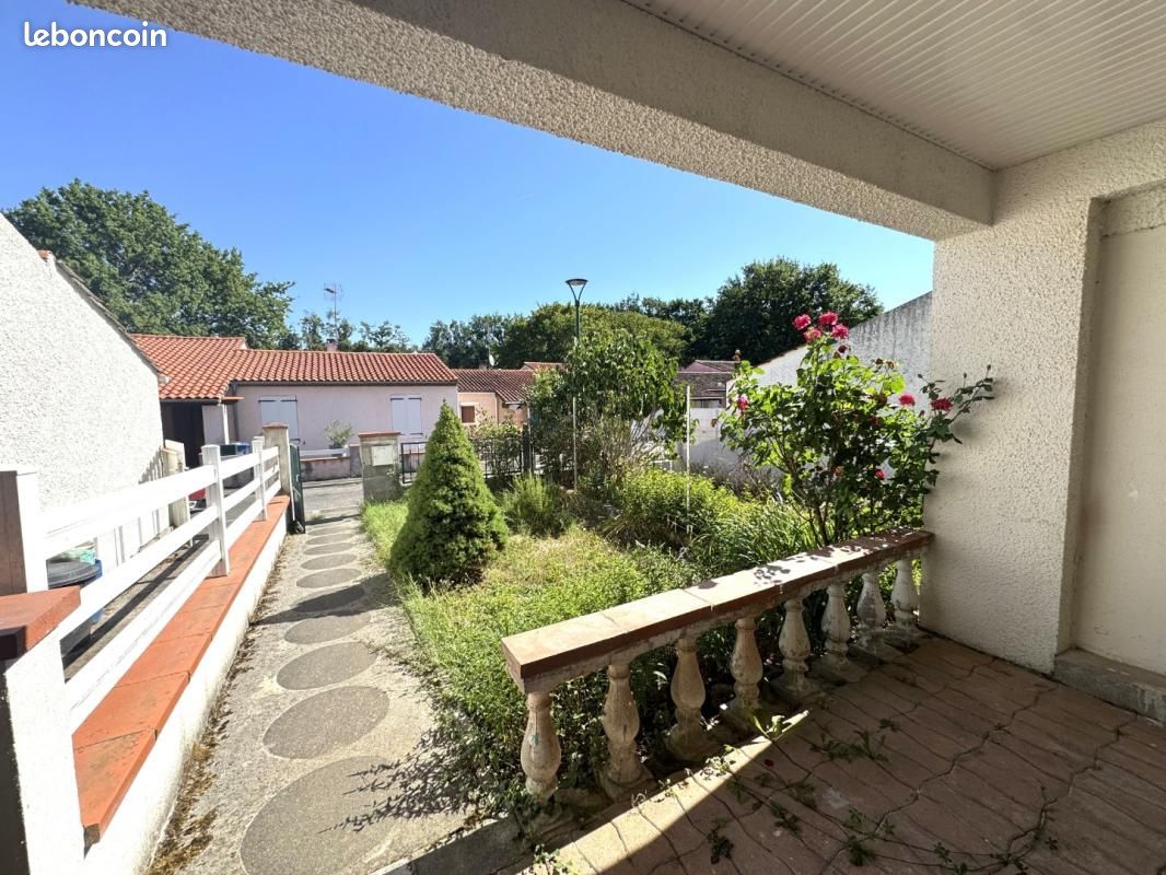Maison 5 pièces 92 m² · à Saint-Jean · 92 m² · 1 000 €
