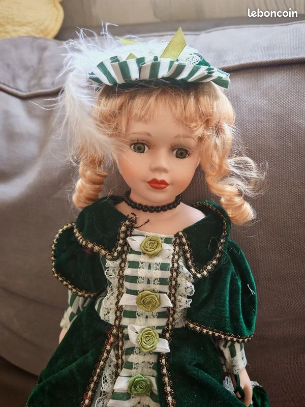 Grande Poupée Ancienne En Porcelaine – 45cm Numérotée