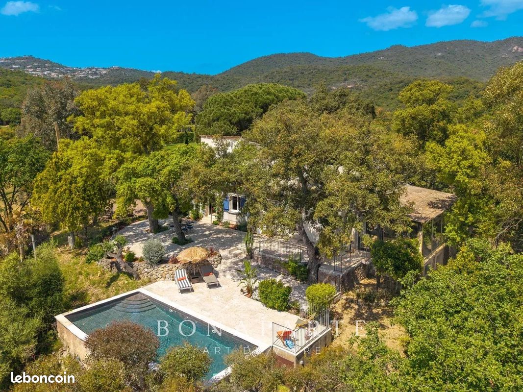 Maison 10 pièces 430 m² · à Les Adrets-de-l'Estérel · 430 m² · 2 990 000 €