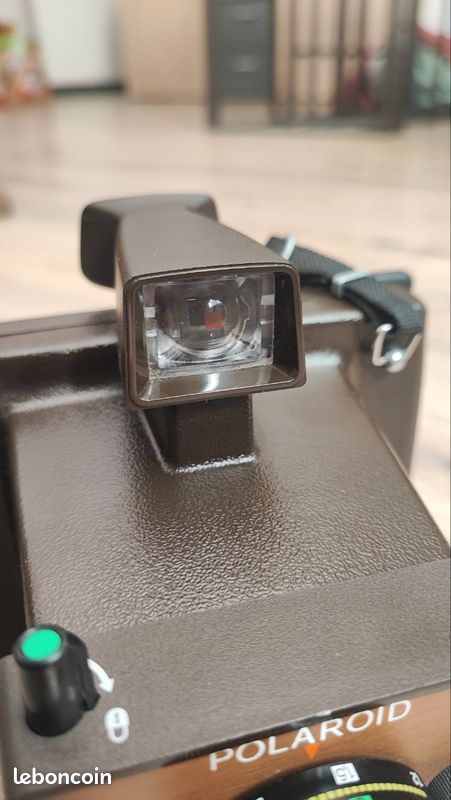 Ancien Polaroid EE 33 – Appareil Photo Vintage Argenté En Bon État