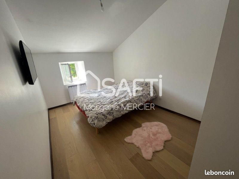 Longère 5 pièces 146 m² - Brion-près-Thouet 79290 (image principale 5)