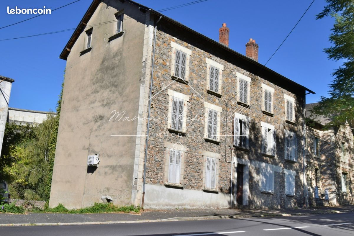 Appartement 5 pièces 109 m² · à Lanobre · 109 m² · 17 300 €