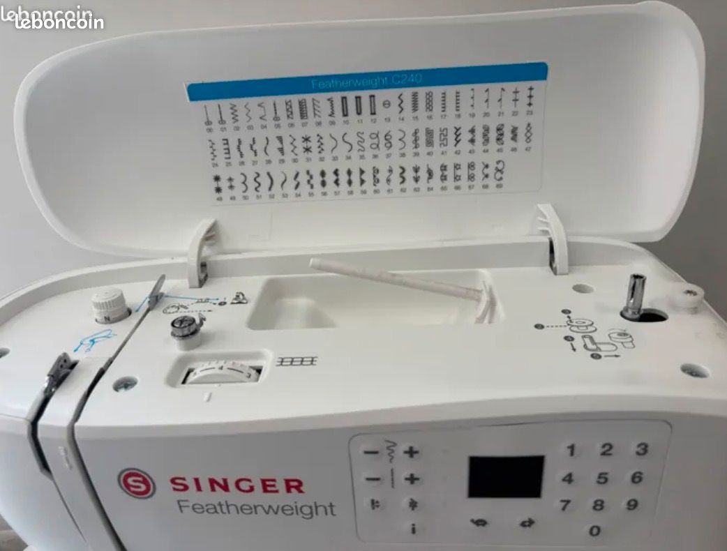Machine à coudre Singer Featherweight C240 (image 2)