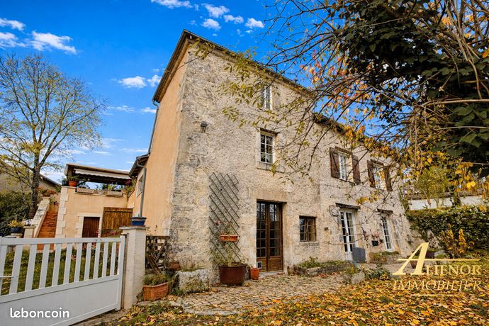 Maison 8 pièces 280 m²