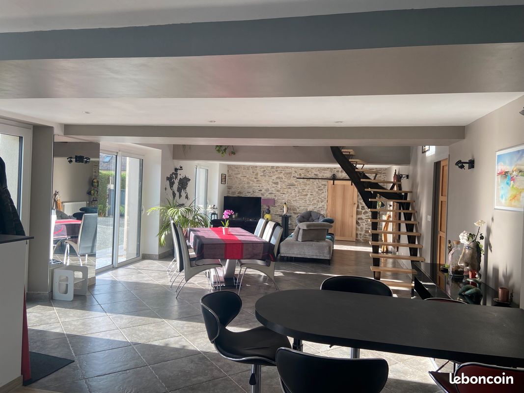 Maison 7 pièces 200 m² · à Longuenée-en-Anjou · 200 m² · 399 000 €