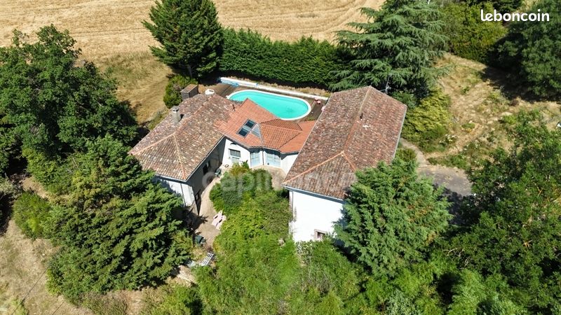 Maison 10 pièces 297 m² · à Saint-Clément-les-Places · 297 m² · 385 000 €