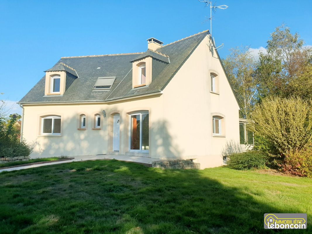 Maison 6 pièces 140 m² · à Saint-Georges-de-Rouelley · 140 m² · 200 000 €