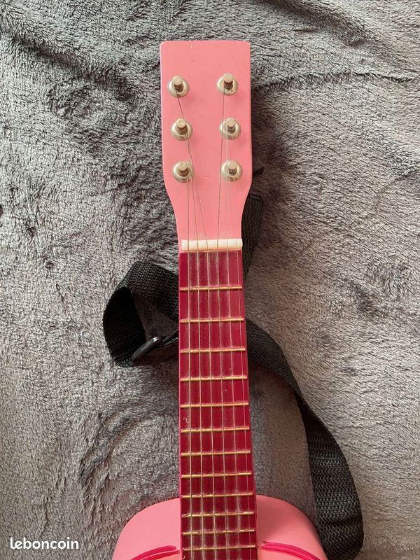 Petite guitare rose (image 4)