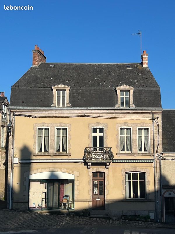 Maison 9 pièces 200 m² · à Boussac · 200 m² · 172 800 €