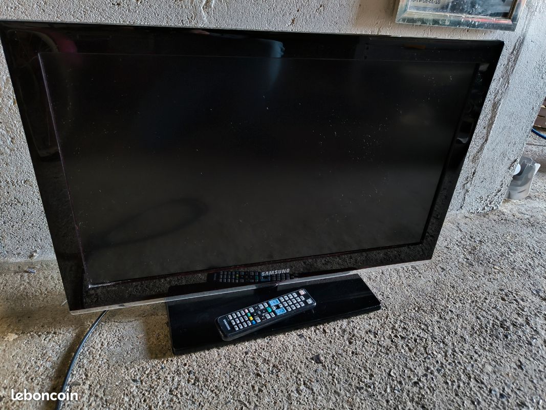 TV Full HD Samsung 32'' (81cm) (image 1)