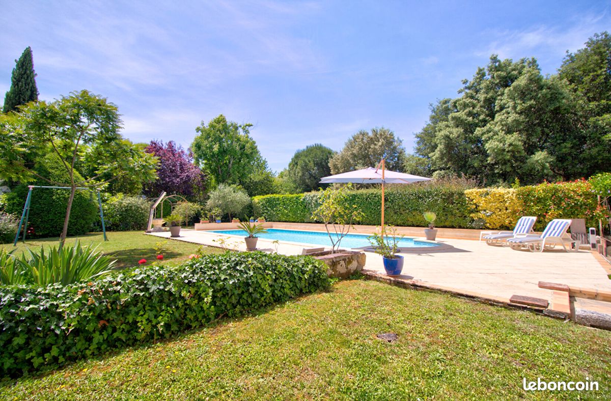 Maison 11 pièces 326 m² · à Layrac · 326 m² · 375 000 €