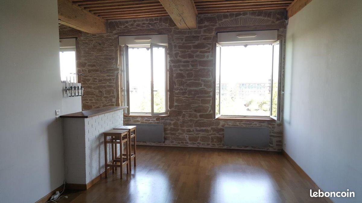 Appartement 2 pièces 62 m² · à Caluire-Et-Cuire · 62 m² · 890 €