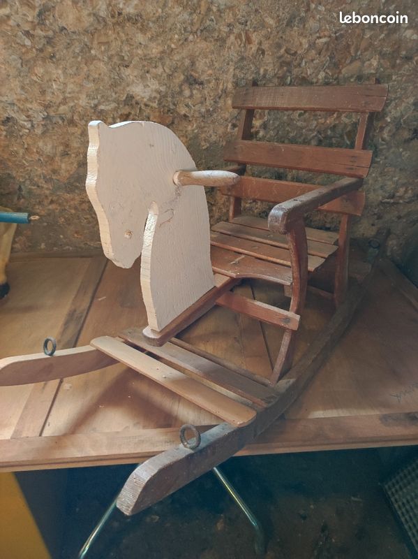 Balancelle en bois (image 1)