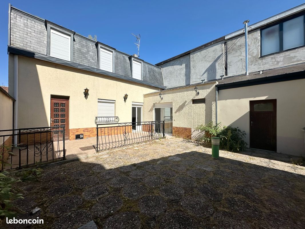 Immeuble 122 m² · à Reims · 122 m² · 374 000 €
