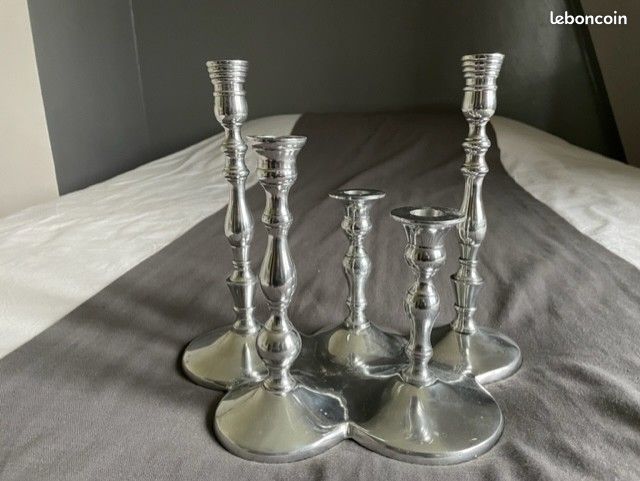 Chandelier (image 1)