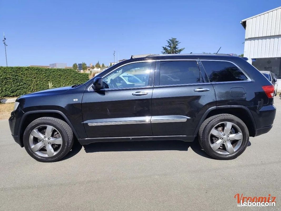 Jeep Grand Cherokee 3.6 PENTASTAR FLEXFUEL 285 OVERLAND AWD BVA / REPRISE POSSIBLE (image 6)