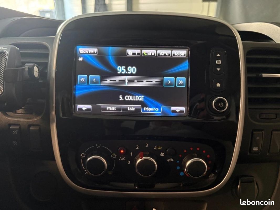 Renault Trafic Vu FOURGON 1.6 DCI 120 1T2 L1H1 ENERGY CONFORT (image 18)