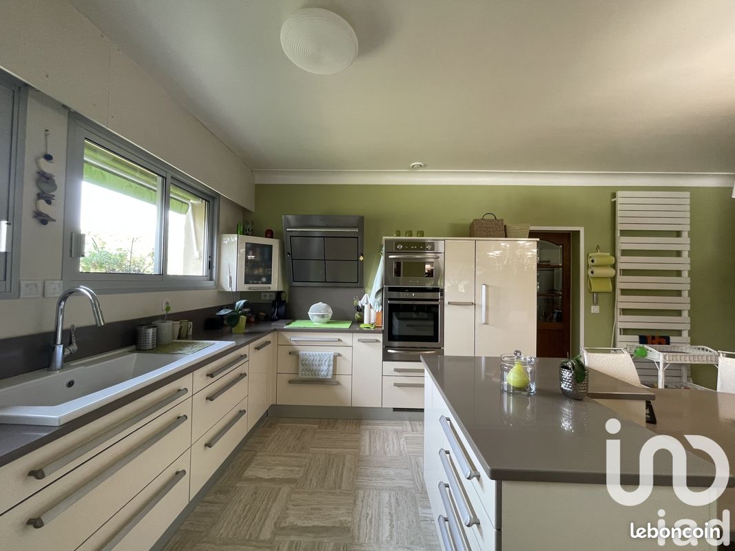 Propriété 7 pièces 274 m² - Horsarrieu 40700 (image principale 8)