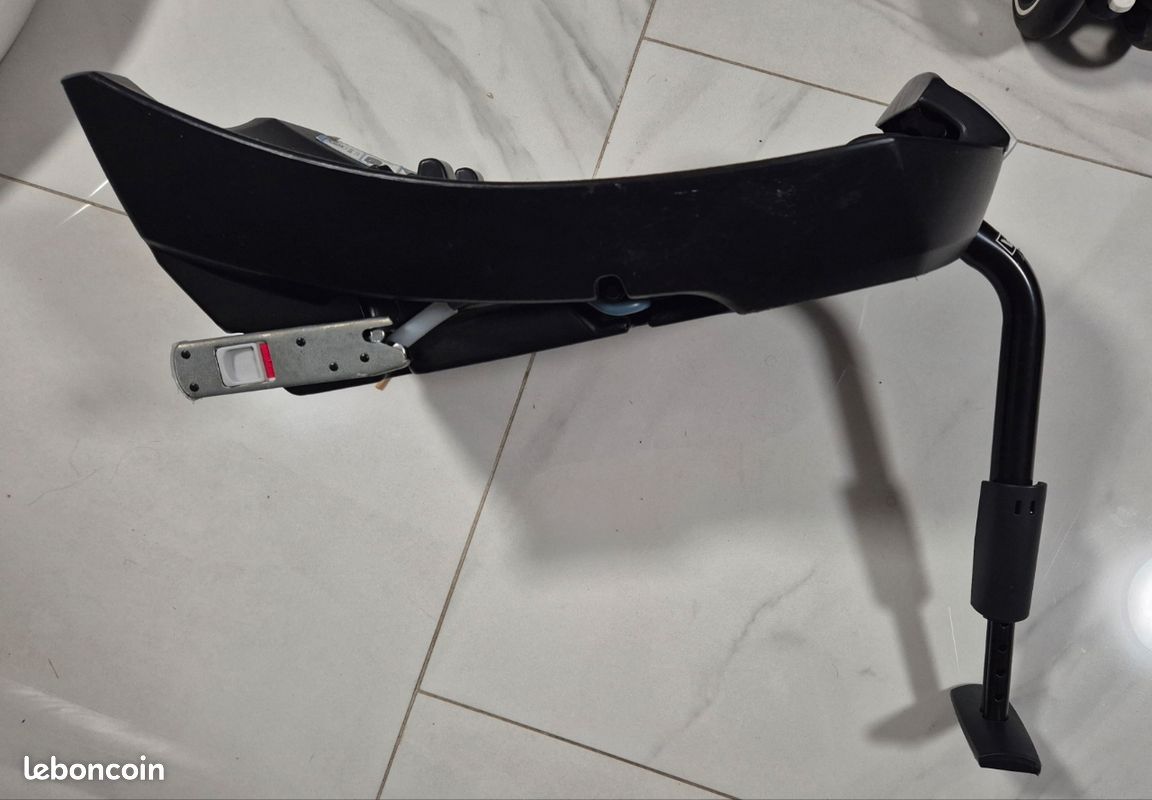 Base isofix Cybex Aton en etat neuf Équipement bébé