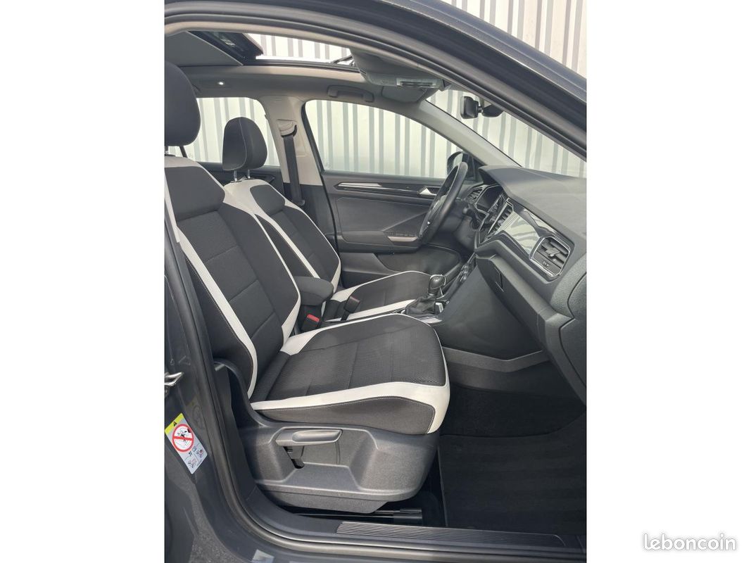 VOLKSWAGEN T-ROC CARAT / 2.0 L TDI / 150 Ch / 4 MOTION / BV DSG / 1 ERE MAIN / TOIT OUVRANT (image 9)