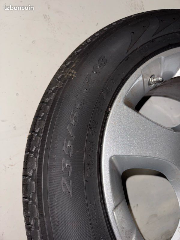 1 pneu neuf 235/60 R18 107H Pirelli + jante (image 2)
