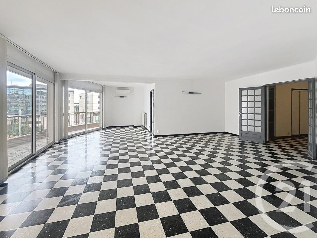 Appartement 6 pièces 144 m² · à Béziers · 144 m² · 210 000 €