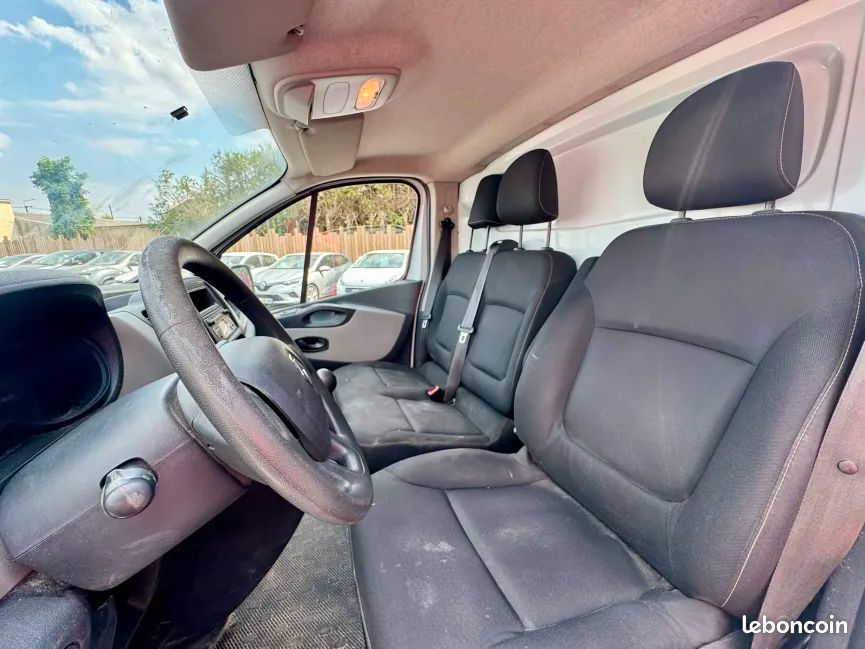 RENAULT TRAFIC L1H1 1.6DCI 95CH CONFORT 07/2018 139820KMS 12000eHT GARANTIE 6 MOIS TOTALE POSSIBILITĂ EXTENTION DE GARANTIE / REPRISE POSSIBLE (image 4)
