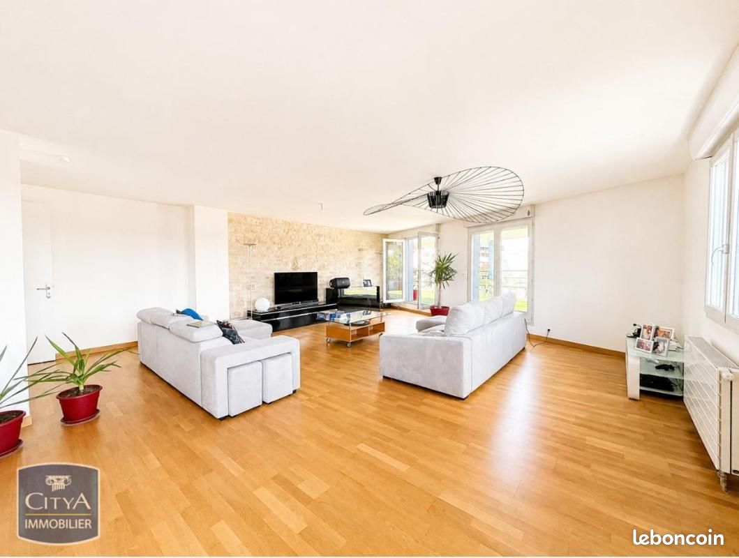 Appartement 7 pièces 192 m² · à Limoges · 192 m² · 1 651 €