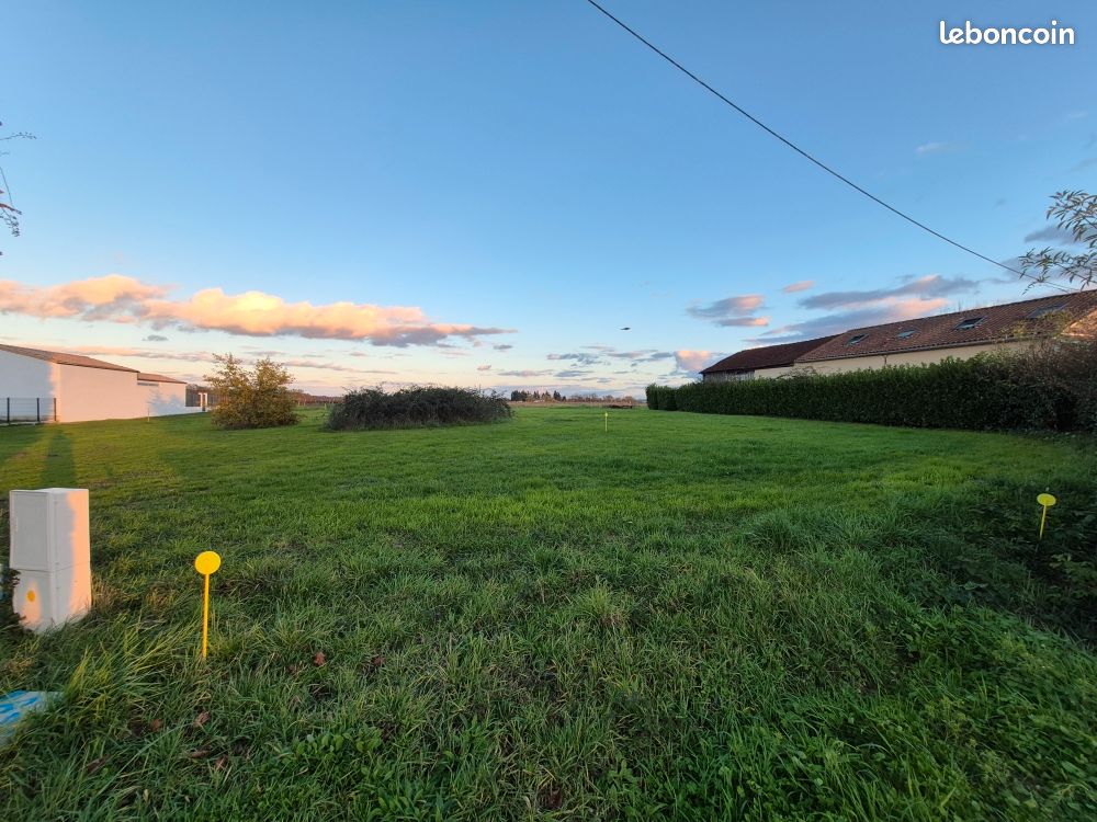 Terrain à bâtir 1000 m² à 6 min LANGON OFFRE RARE environnement calme et vue dégagée · 70 000 €