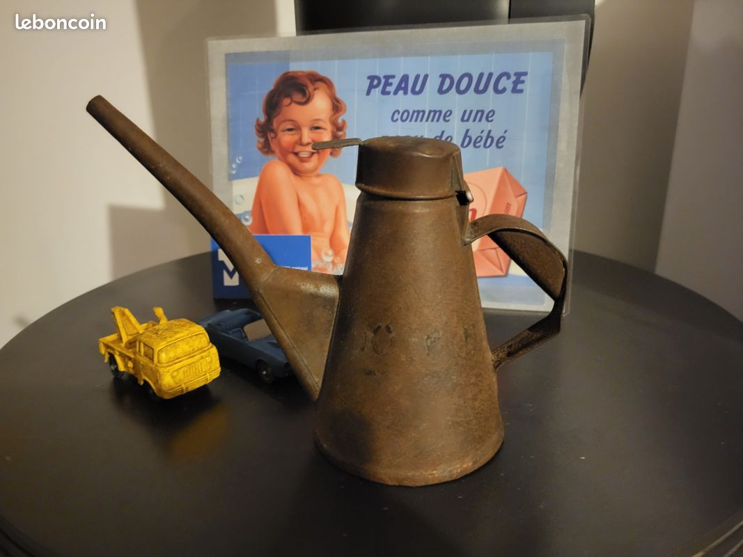 Art du garage - bec a huile, artisanal . 1950 (image 1)