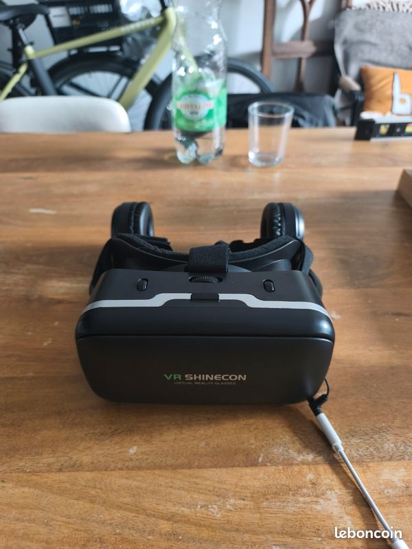 Casque de réalité virtuelle (image 2)