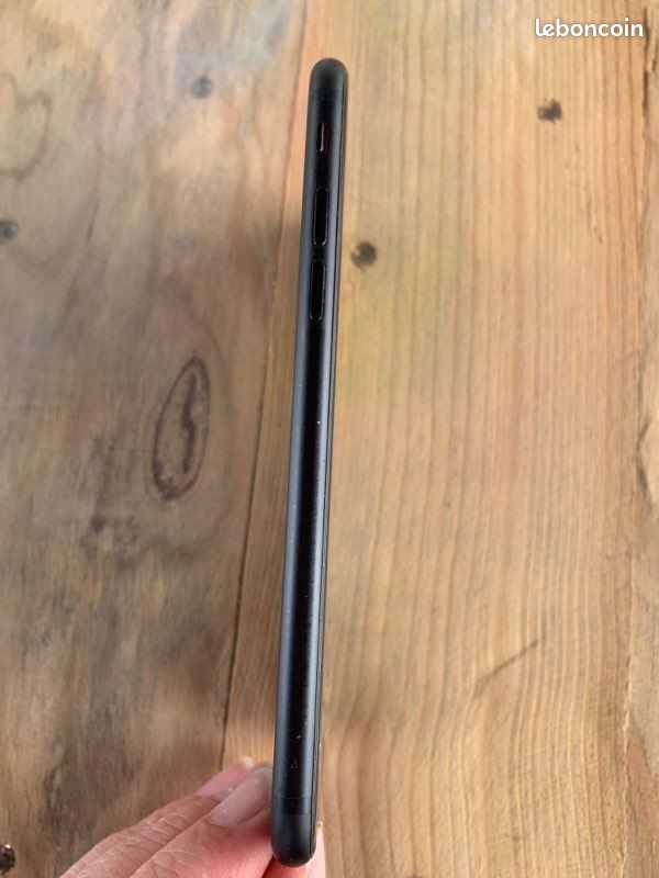 IPhone 7 (image 2)