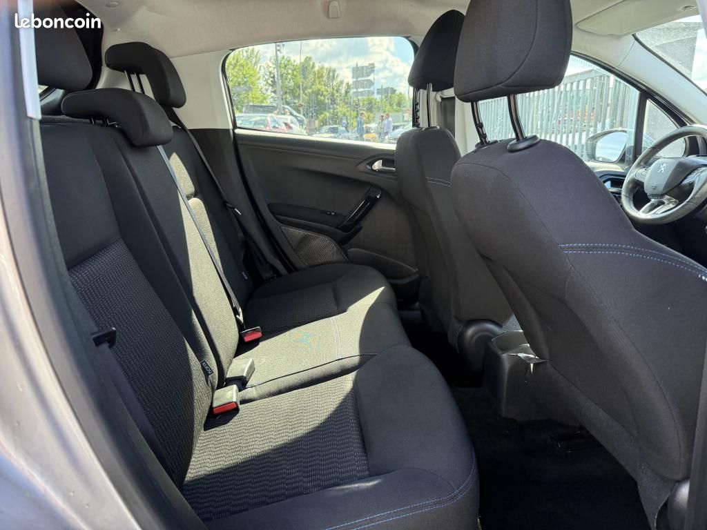 PEUGEOT 208 1.5 BlueHDi S&S - 100 Allure GPS + RADAR AR + CLIM (image 31)