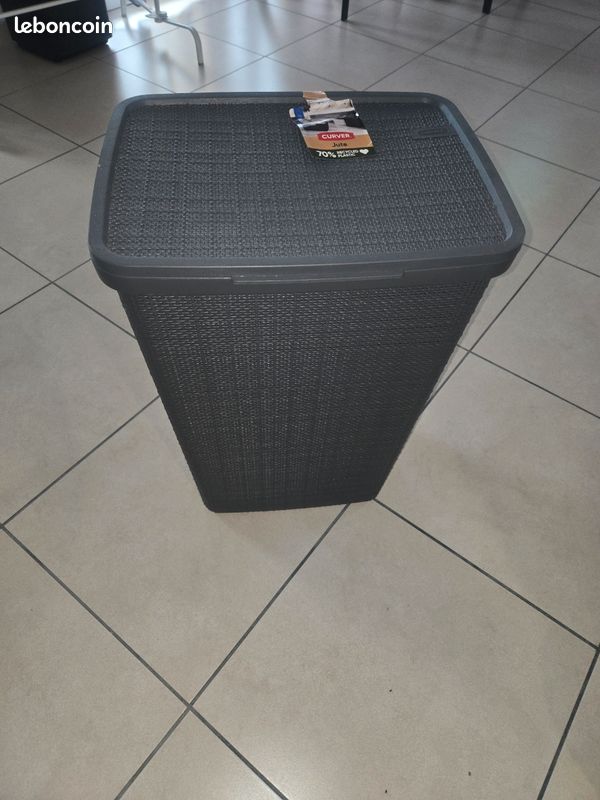 Panière a linge grise neuve (image 1)