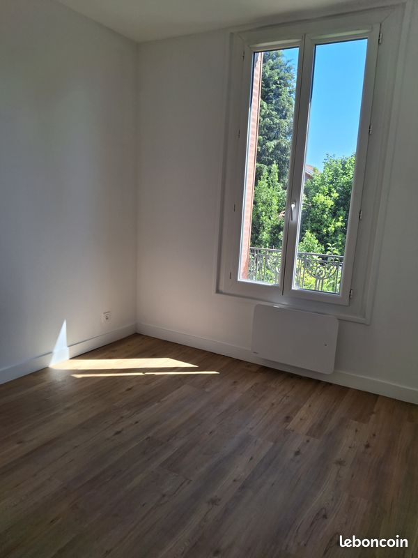 Appartement 3 pièces 43 m² · à Villeneuve-le-Roi · 43 m² · 890 €