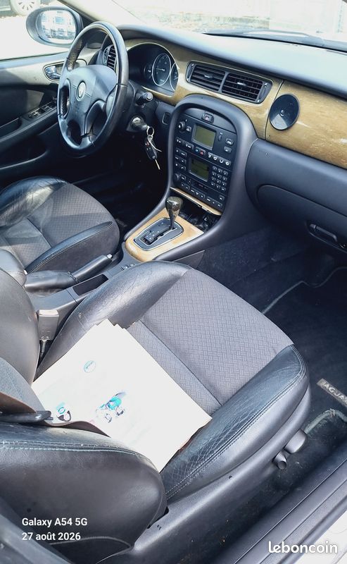 Jaguar x type 2.5 v6 197 cv ( vente a professionnel) (image 4)