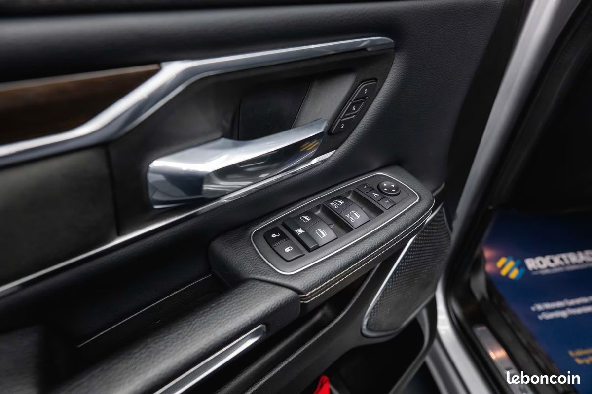 Dodge RAM 1500 Laramie Night Edition 5.7 V8 HEMI GPL 401 ch 4x4 – Offroad – BRC (image 23)
