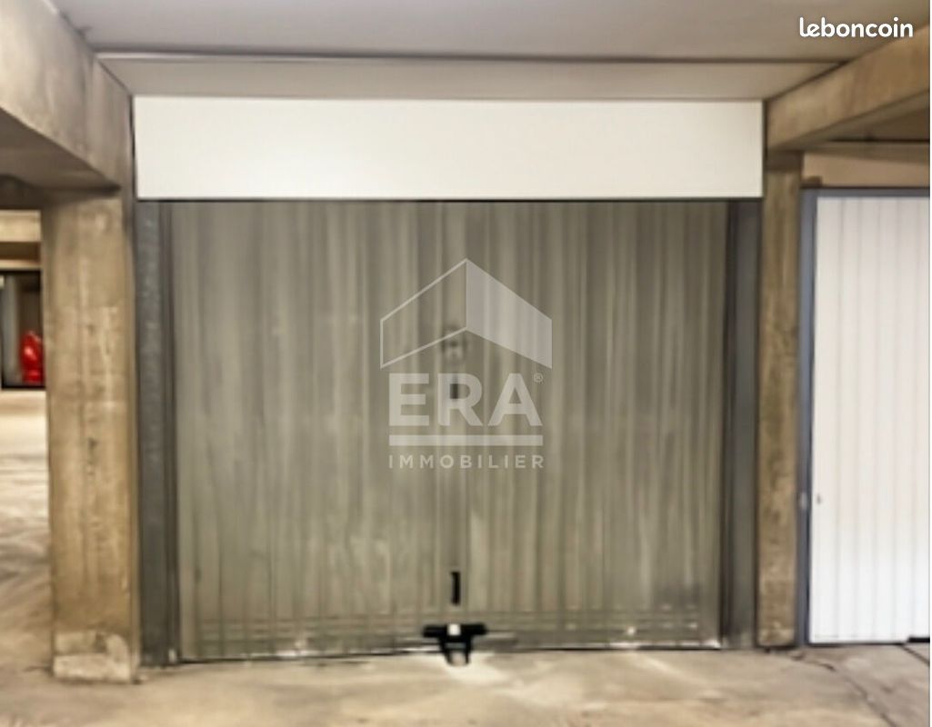 Parking 1 pièce 15 m² · à Vitrolles · 15 m² · 27 000 €