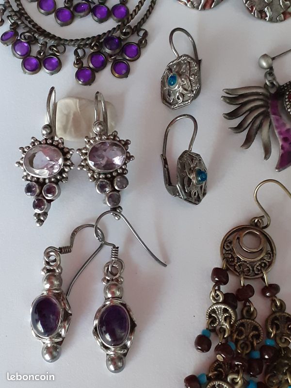 LOT de BOUCLES D ' OREILLES FANTAISIE (image 2)