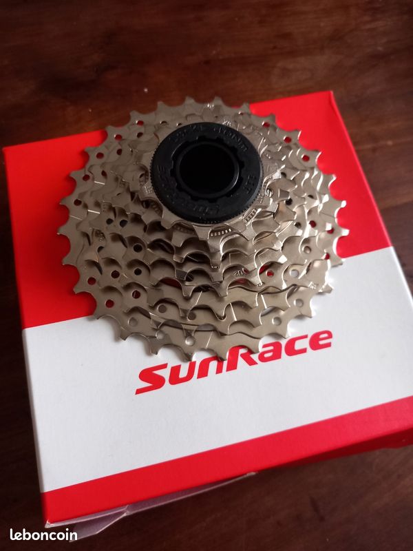 Cassette 9 vitesses 11-32 dents marque sunrace