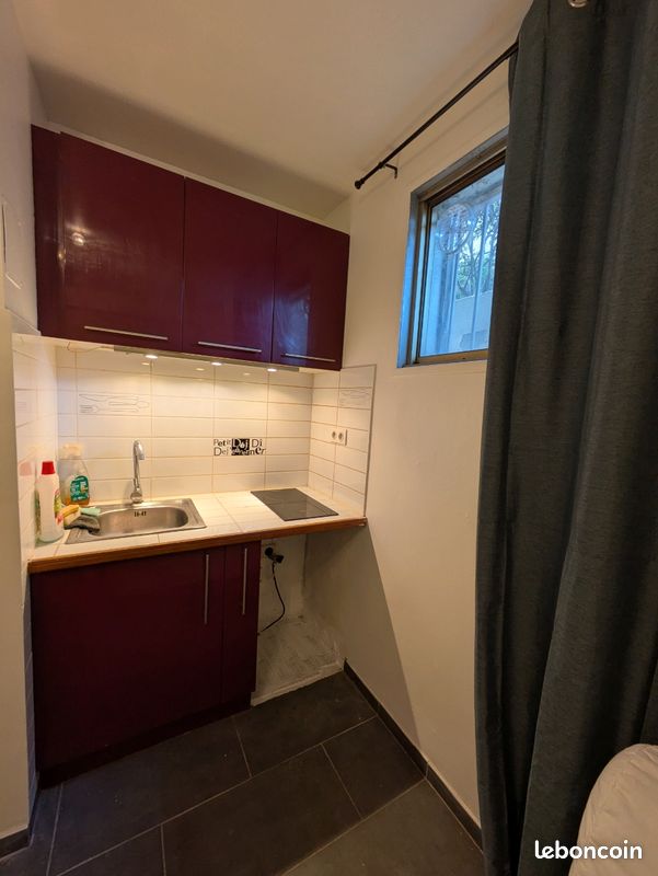 Studio meublé 10 M2 proche RER A (image 2)