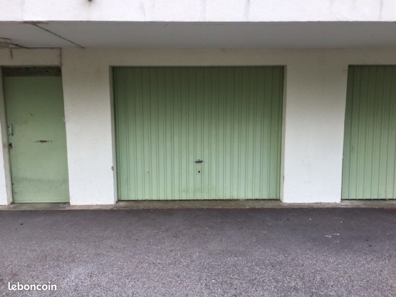 Location garage · à Saint-Savin · 80 €