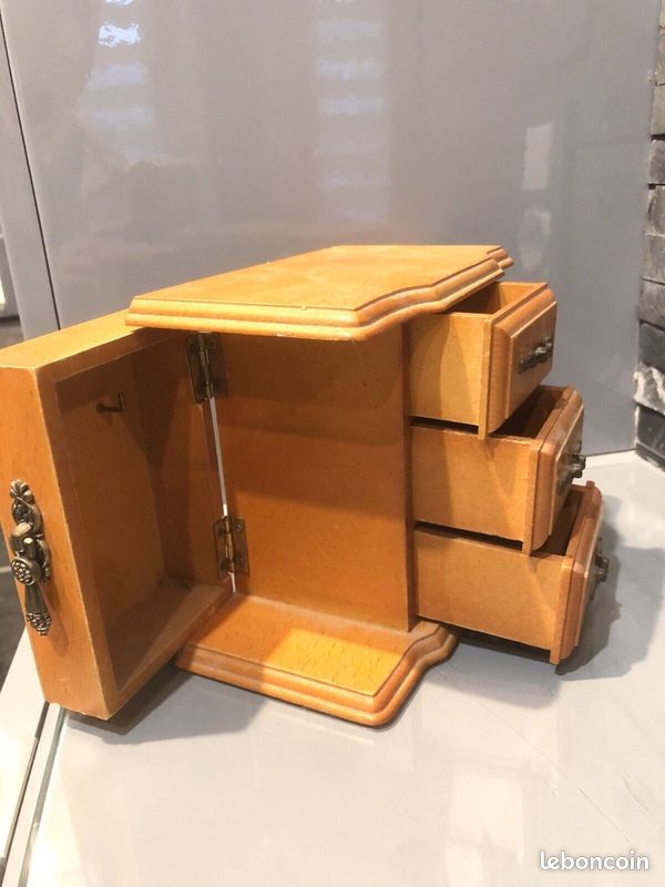Boîte à Bijoux Vintage En Bois - Forme De Commode à Tiroirs - Occasion