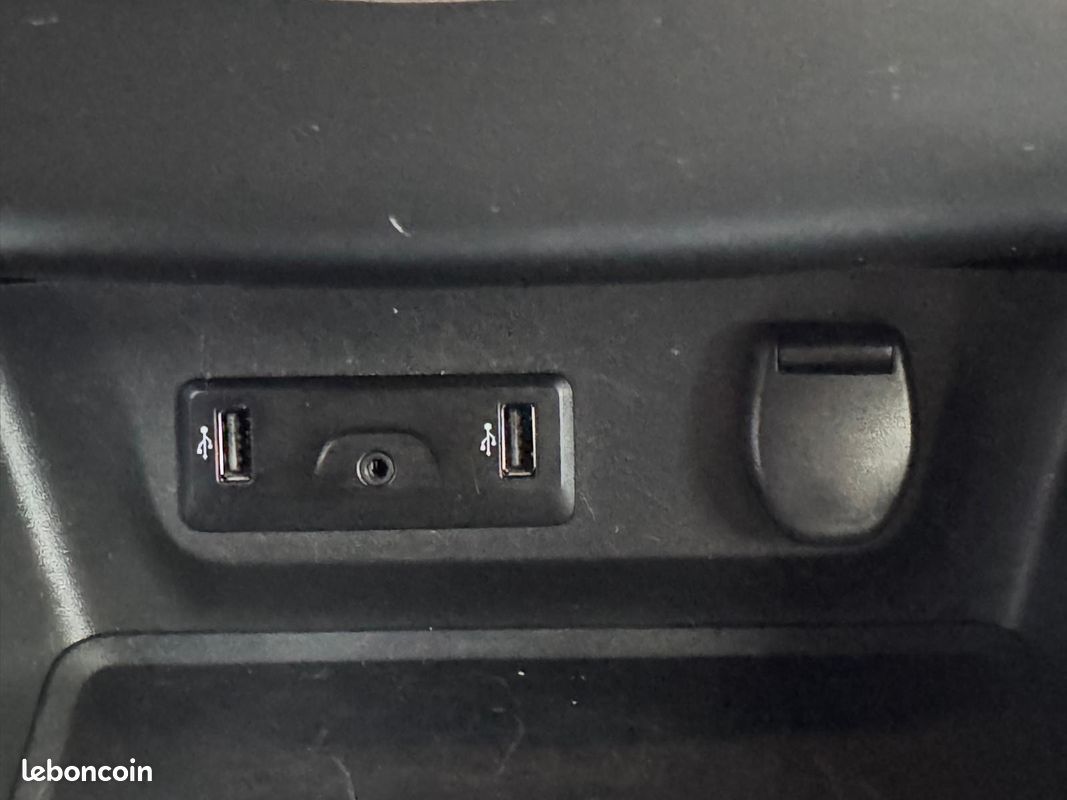 RENAULT KADJAR dCi 110 Energy eco² BLACK EDITION BOSE (image 18)