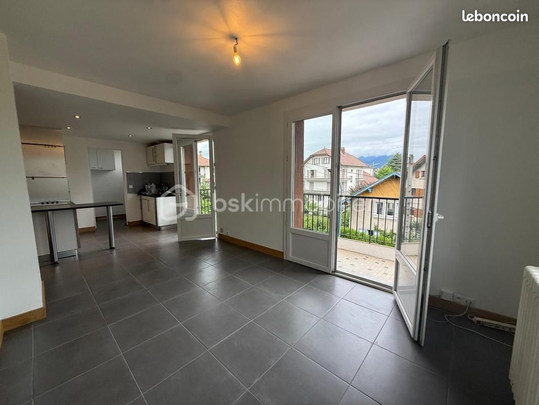 Appartement 2 pièces 47 m² · à Annecy · 47 m² · 1 082 €