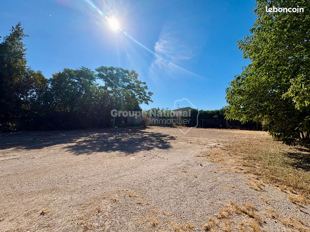 Terrain 679 m² · à Saint-Chamas · 679 m² · 210 000 €