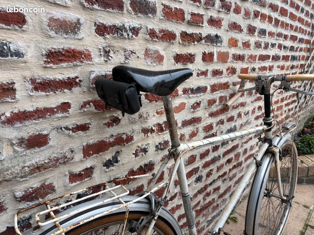 PORTE BAGAGE ARRIERE D'un Ancien Velo (C) EUR 5,00 - FR