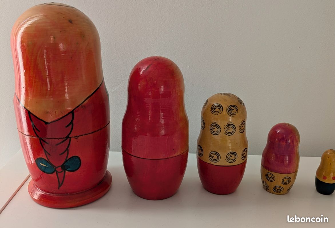 Poupées Russes Matriochka 5 Pièces - Vert Et Rouge - Peintes à La Main Par Svekólnikova
