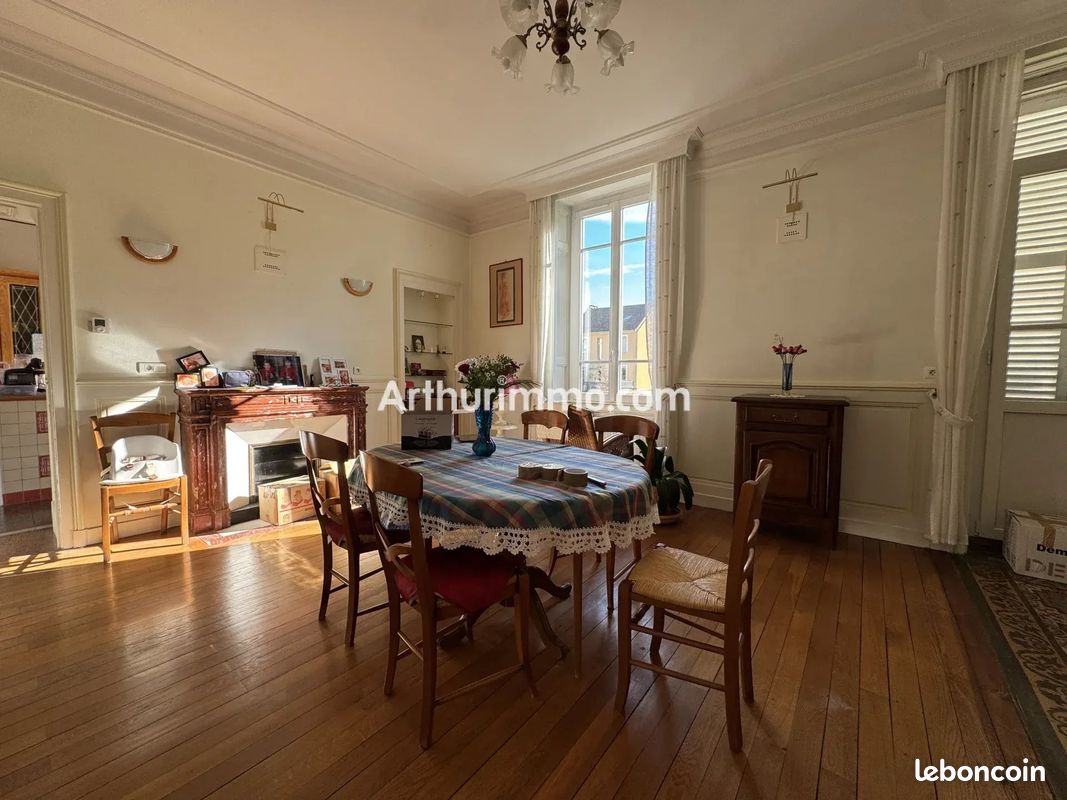 Appartement 3 pièces 90 m² · à Lons-le-Saunier · 90 m² · 825 €/mois